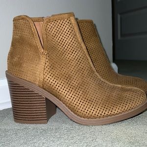 Soda mesh booties 7.5